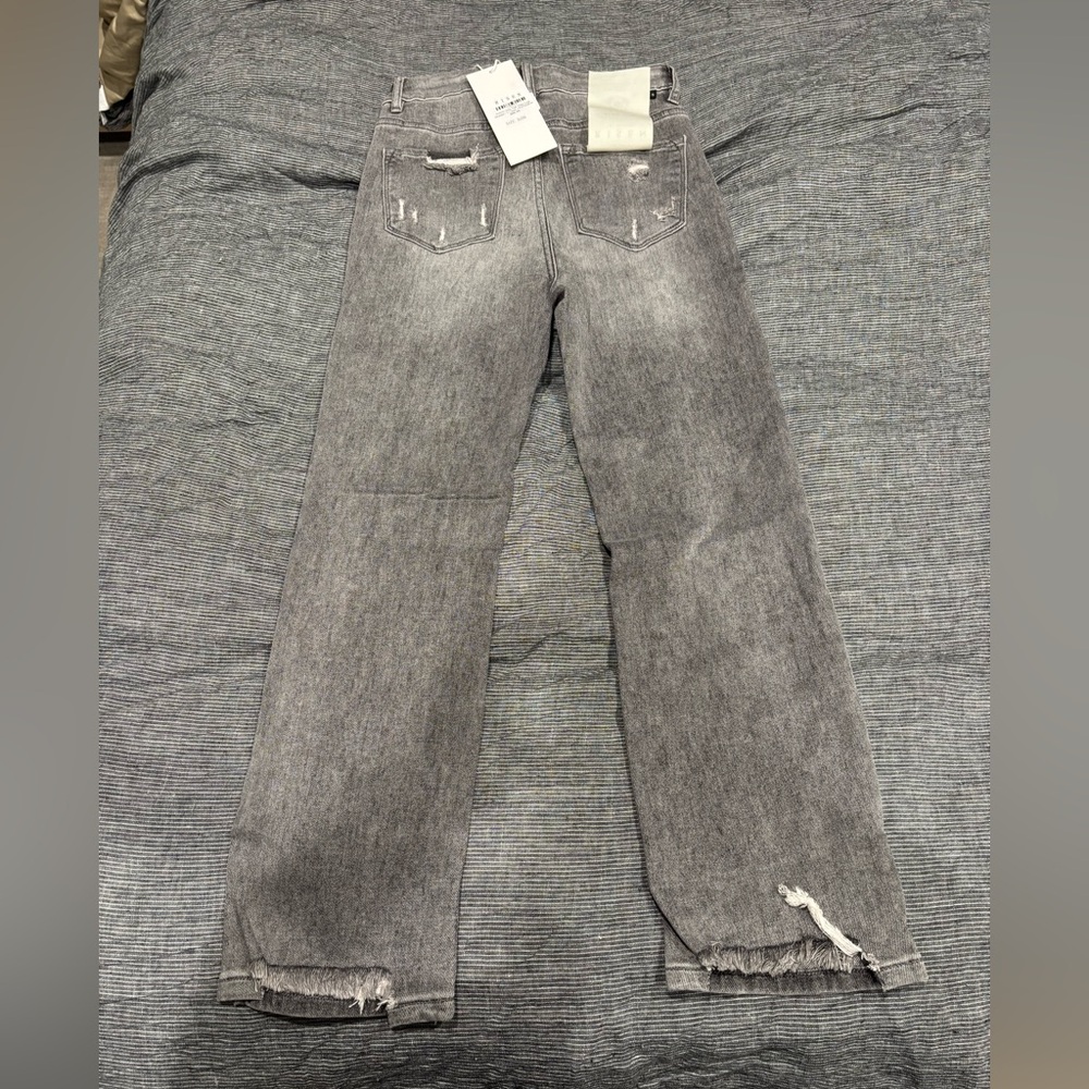 Straight-Leg Women's Gray Jeans with Frayed Hem